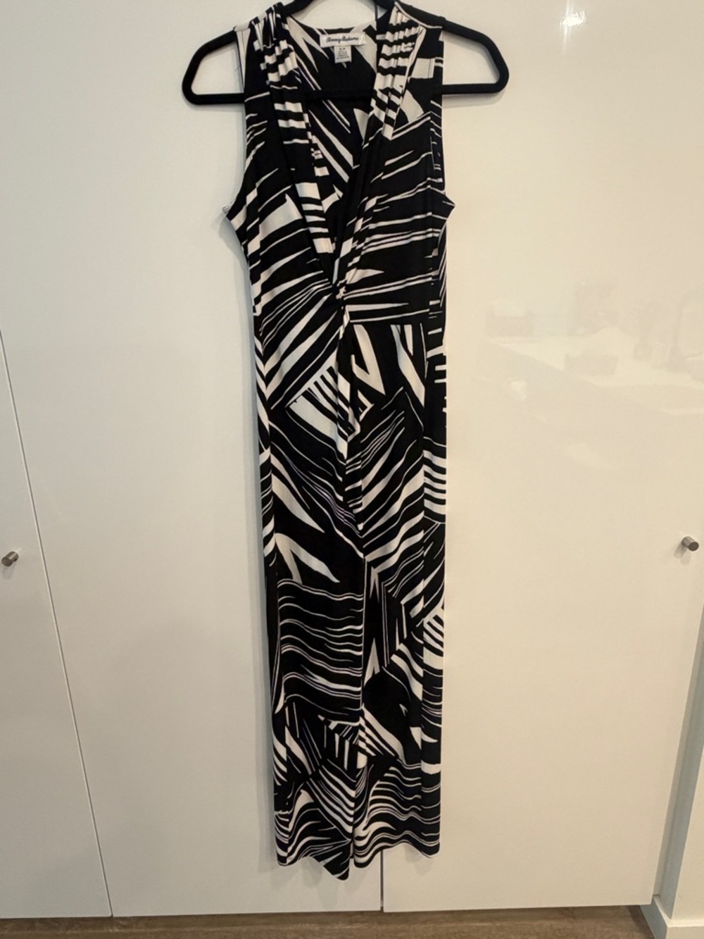 Tommy Bahama Black and White Sleeveless V-Neck Maxi Dress